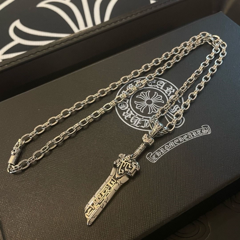 Ch**me He**ts necklaces